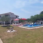 Chipo Apartman *